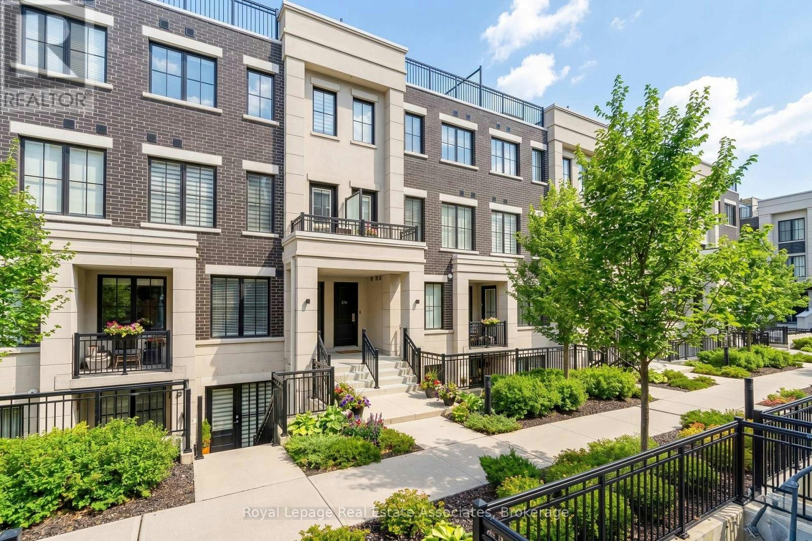 511-657 Cricklewood Drive, Mississauga, ON, L5G 0B8