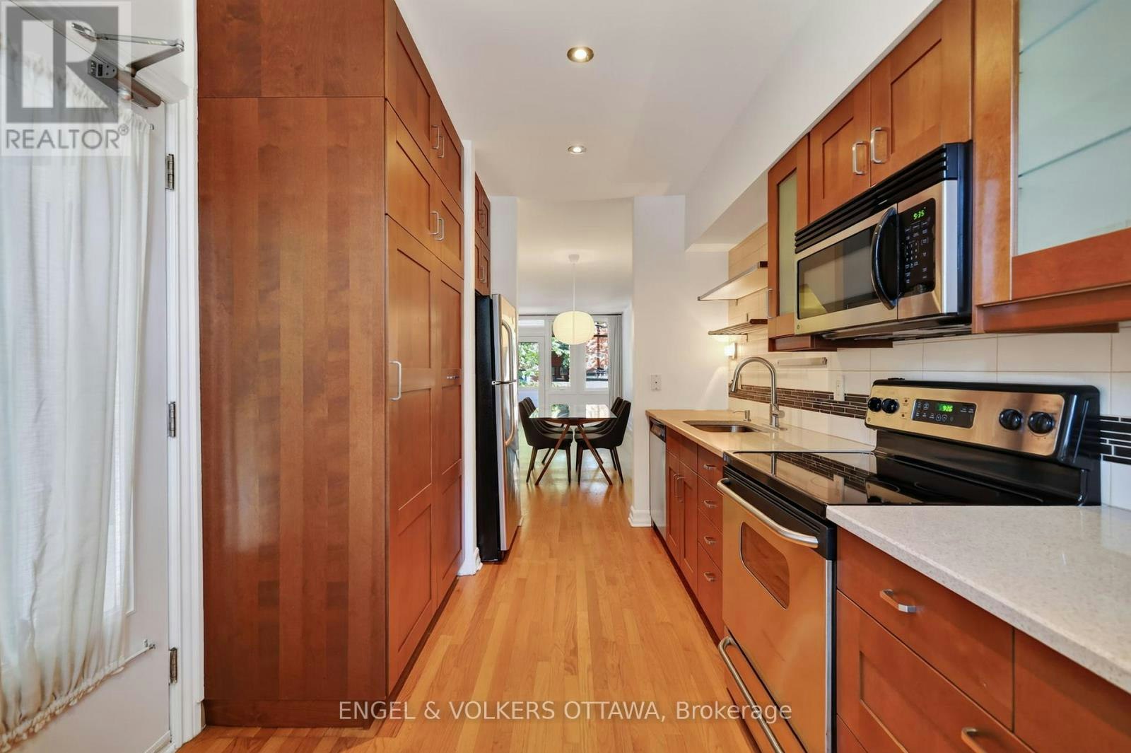 107-A Third Avenue, Ottawa, ON, K1S 2J7 - 4