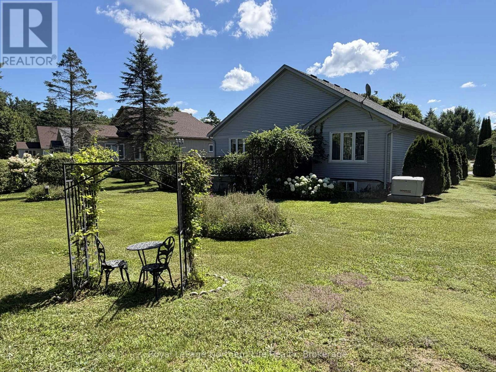 2 Twigs End, Gravenhurst, ON, P1P 1Z2