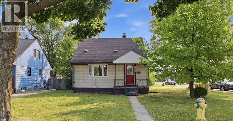 866 Francois Court, Windsor, ON, N8Y 3W4 - 2