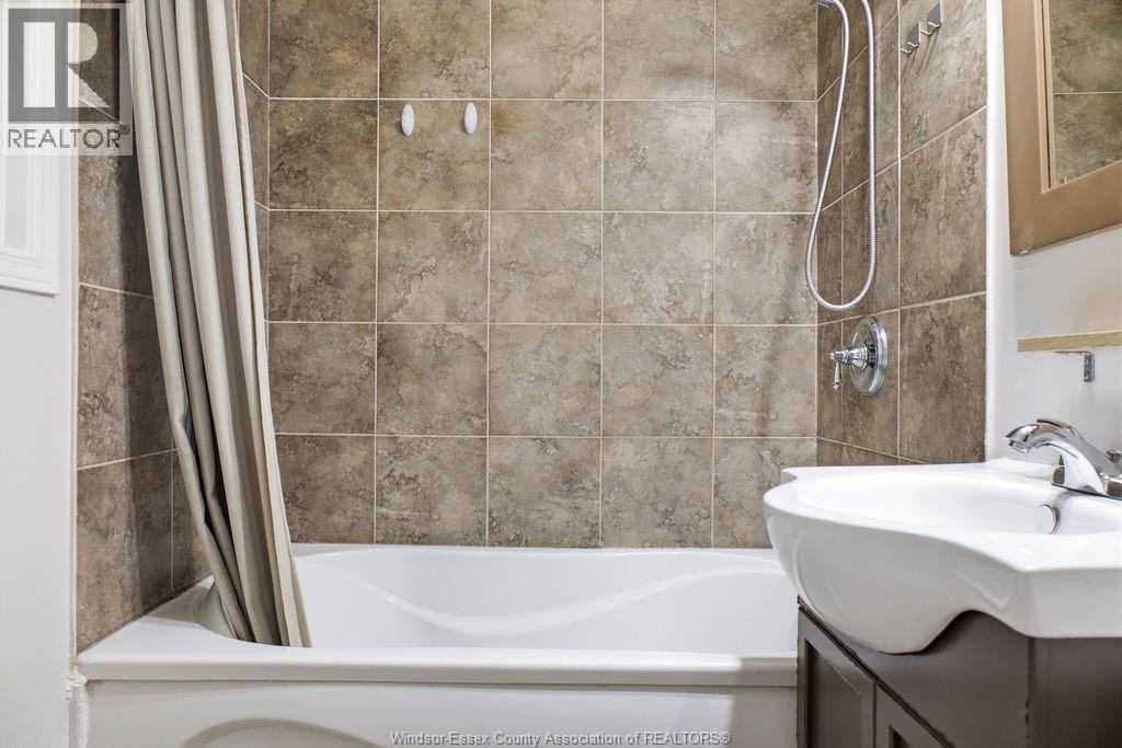 866 Francois Court, Windsor, ON, N8Y 3W4 - 18