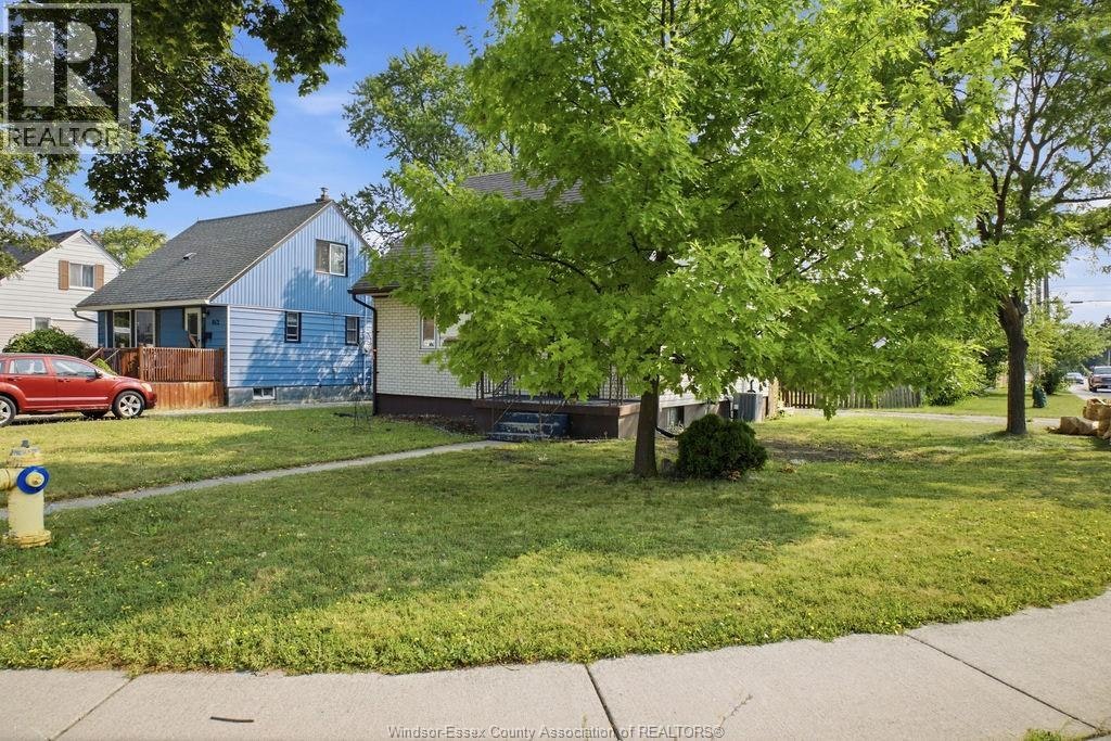 866 Francois Court, Windsor, ON, N8Y 3W4 - 3