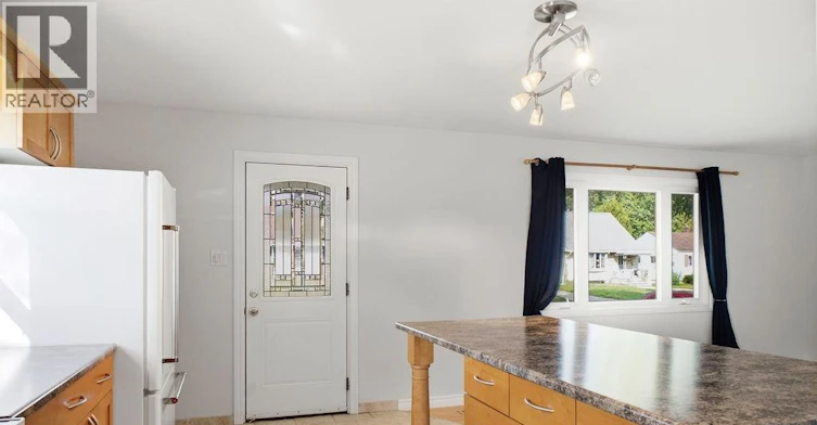866 Francois Court, Windsor, ON, N8Y 3W4 - 13