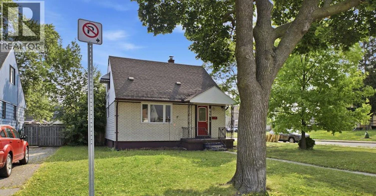 866 Francois Court, Windsor, ON, N8Y 3W4