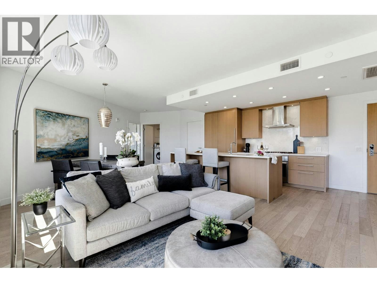 409-3220 Connaught Crescent, North Vancouver, BC, V7R 0A5