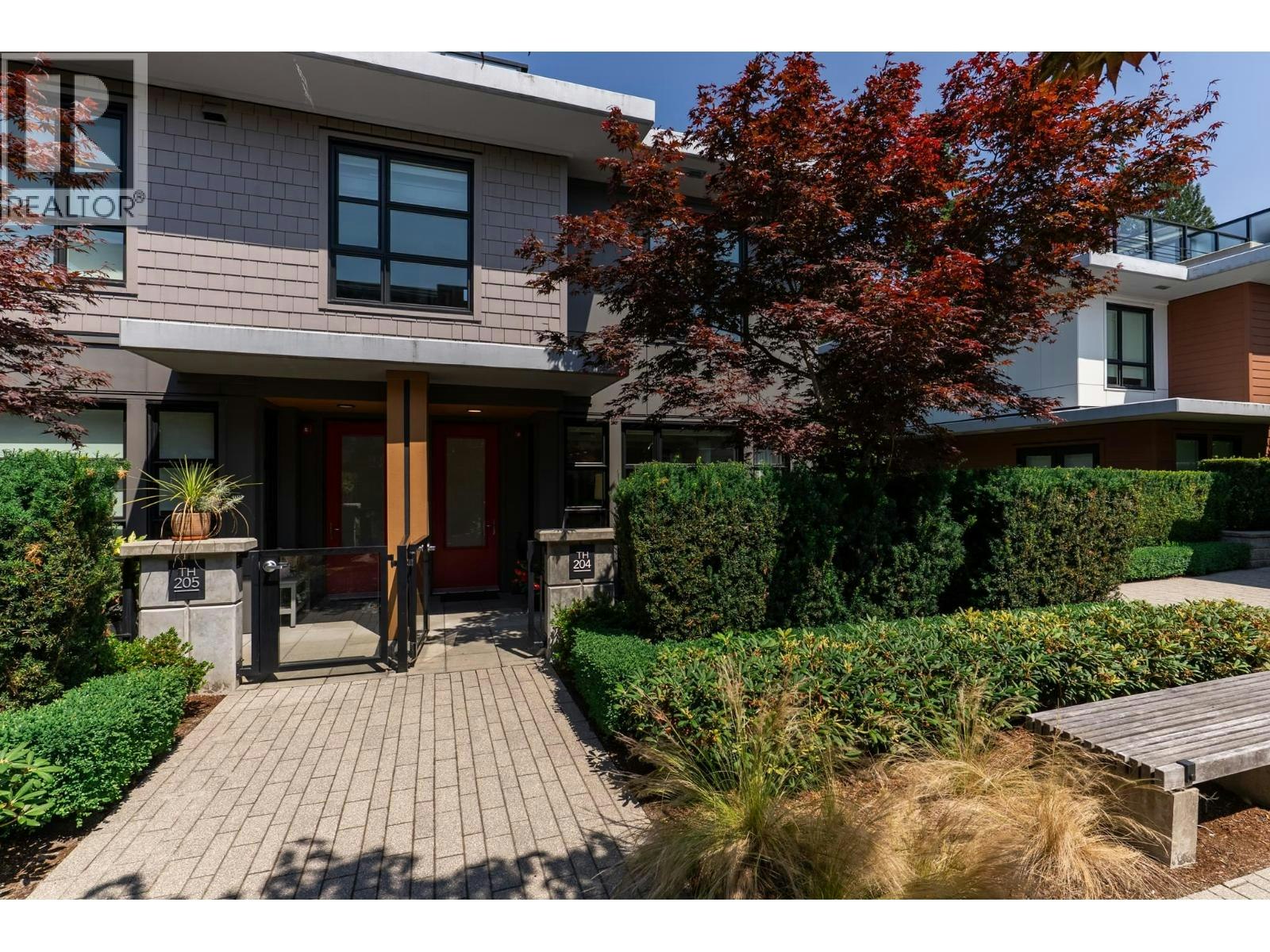 204-1055 Ridgewood Drive, North Vancouver, BC, V7R 0A5