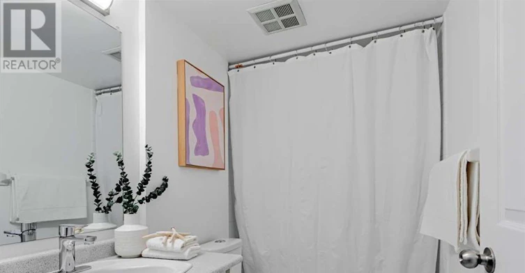 303 Secondary Bedroom) 736 Bay Street, Toronto, ON, M5G 2M4 - 5