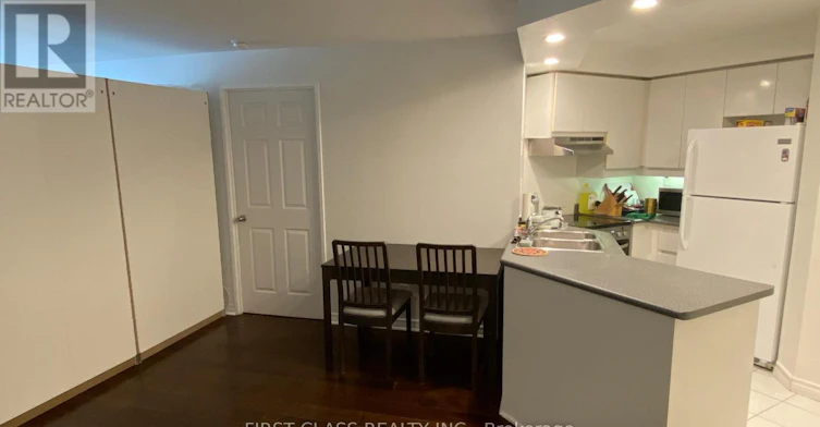 303 Secondary Bedroom) 736 Bay Street, Toronto, ON, M5G 2M4 - 7