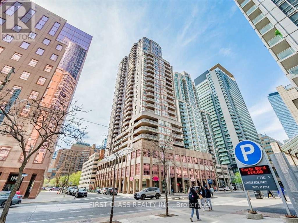 303 Secondary Bedroom) 736 Bay Street, Toronto, ON, M5G 2M4