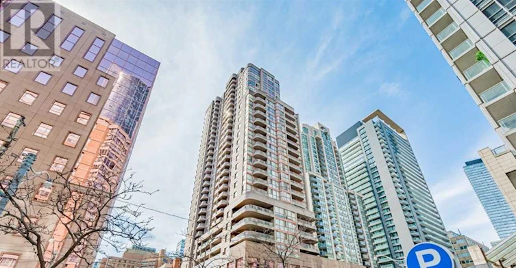 303 Secondary Bedroom) 736 Bay Street, Toronto, ON, M5G 2M4