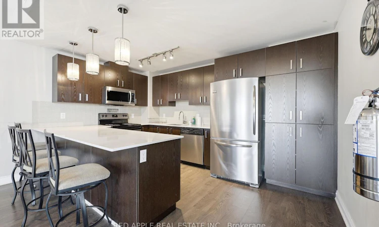719-11611 Yonge Street N