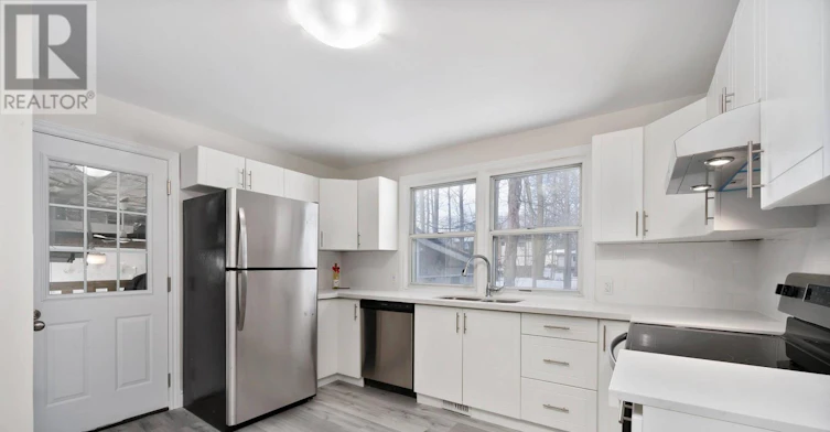 UPPER-52 Cundles Road E, Barrie, ON, L4M 2Z7 - 2