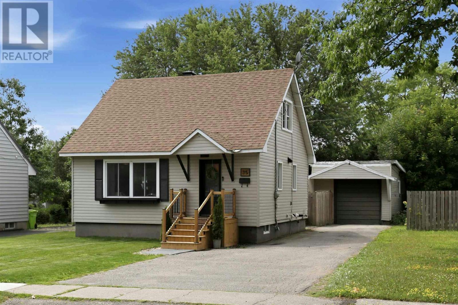35 Crawford Avenue, Sault Ste. Marie, ON, P6B 2Z9