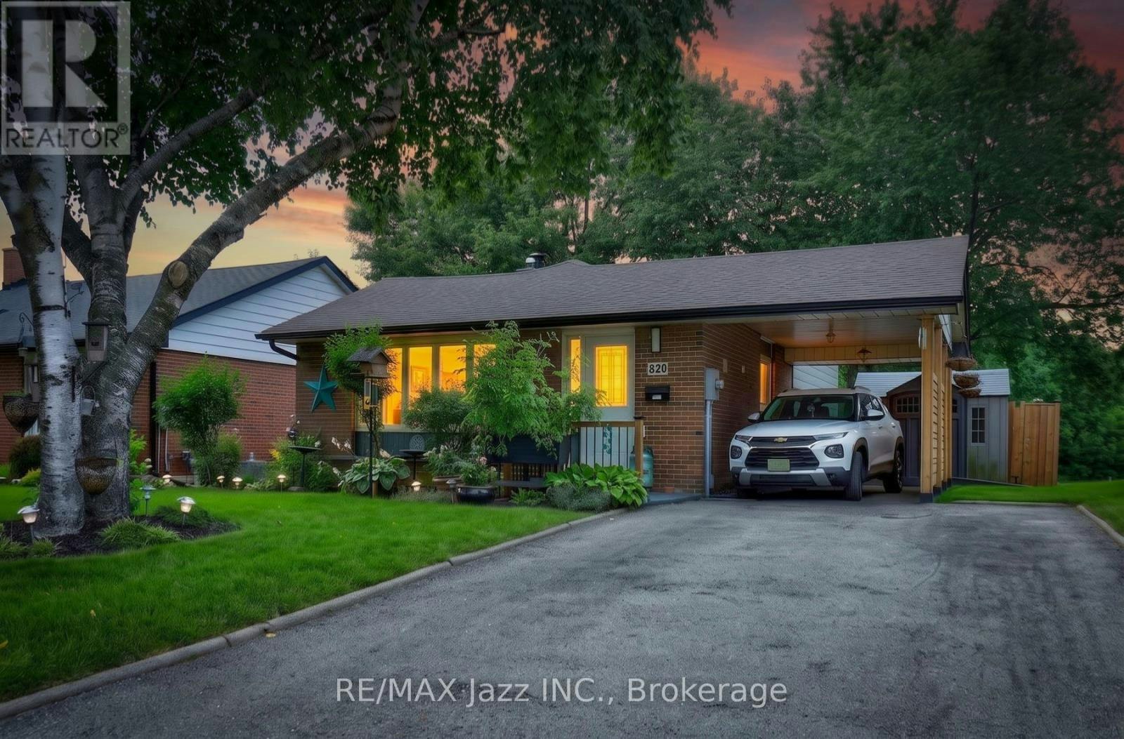 330 Waverly Street N, Oshawa, ON, L1J 5W1