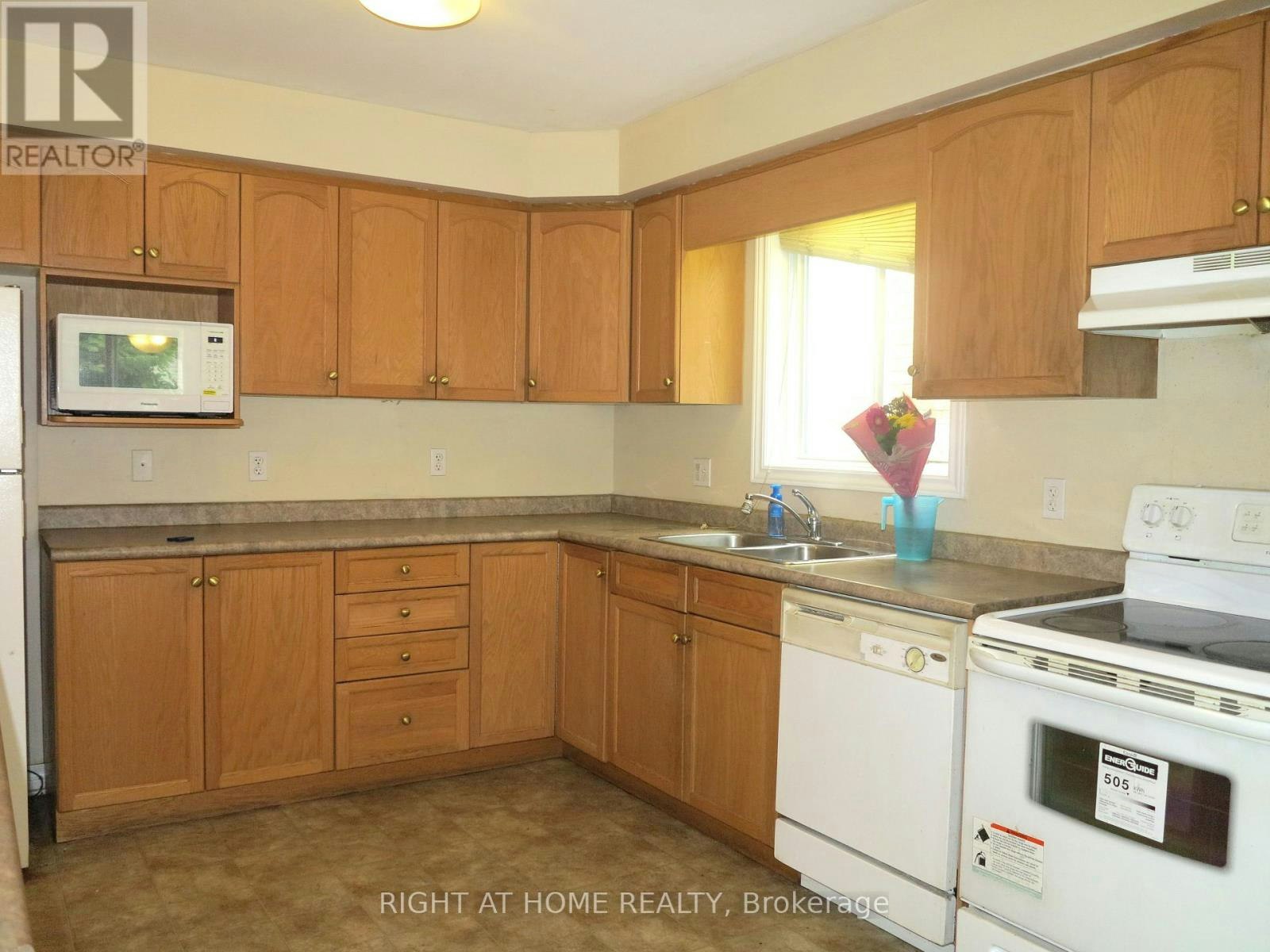 692 Oakcrossing Road, London, ON, N6H 5V9 - 6