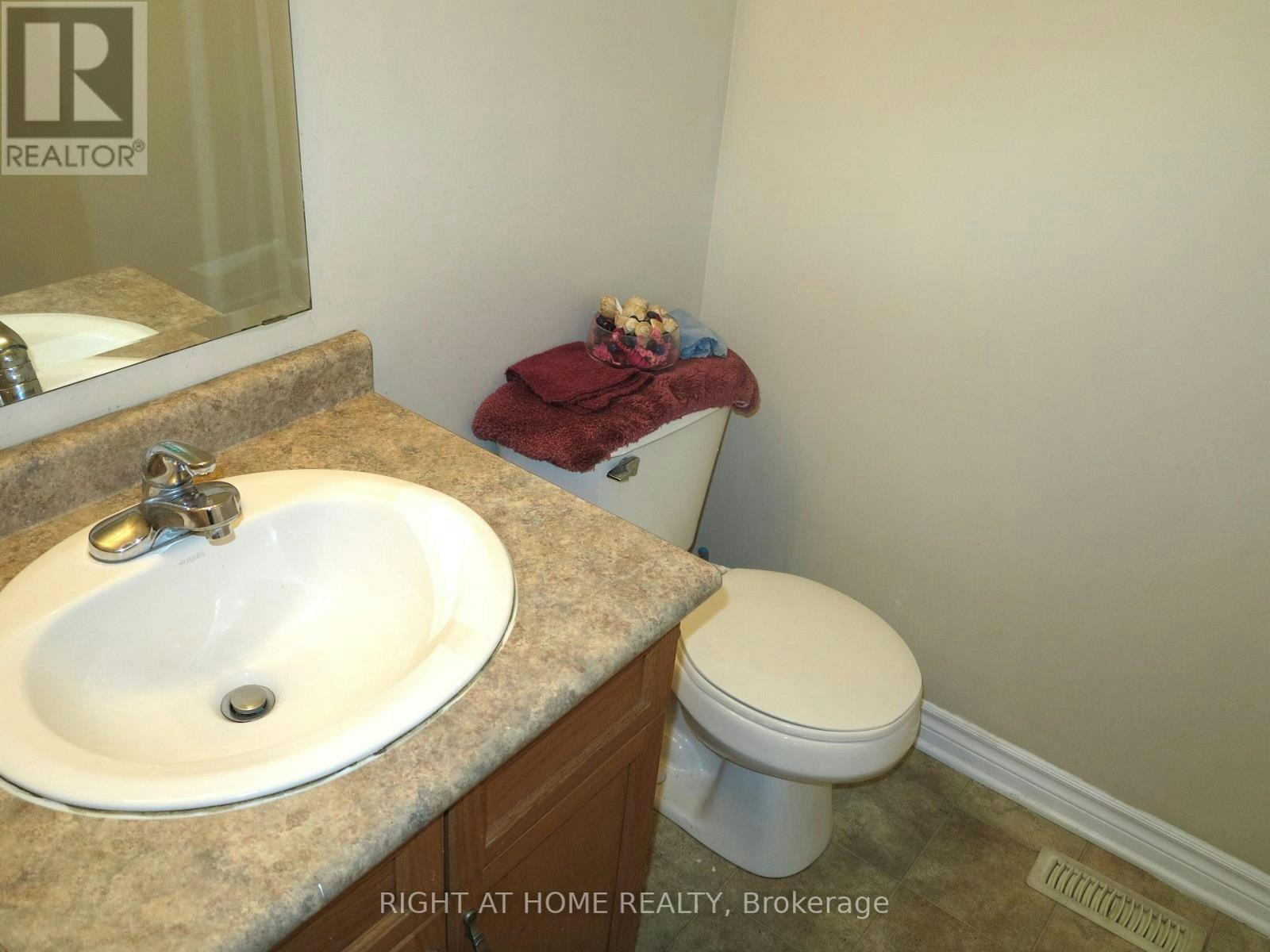 692 Oakcrossing Road, London, ON, N6H 5V9 - 9