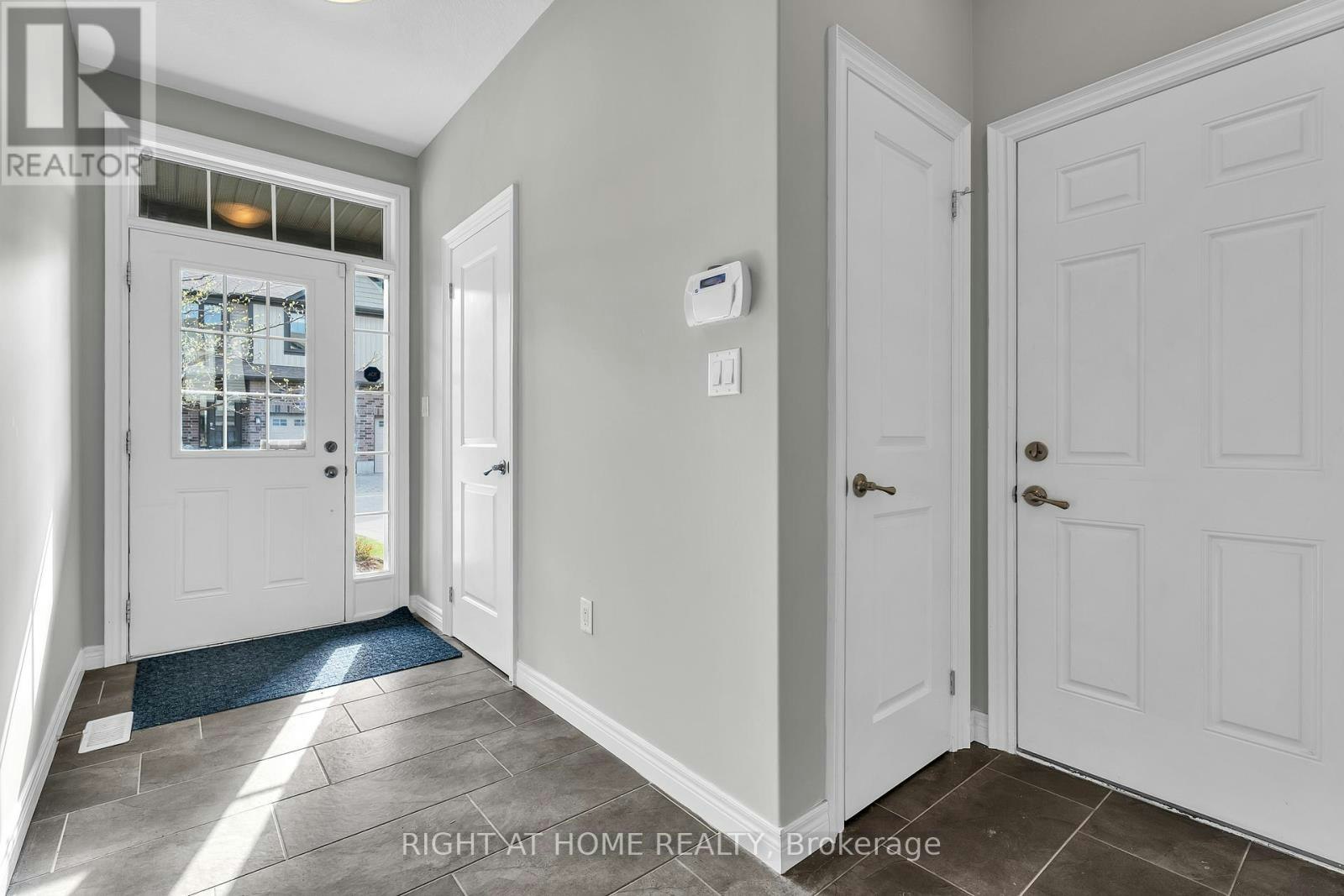 16-1030 Oakcrossing Gate, London, ON, N6H 0H1 - 5