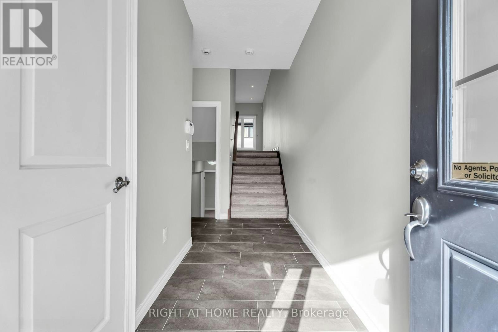 16-1030 Oakcrossing Gate, London, ON, N6H 0H1 - 4