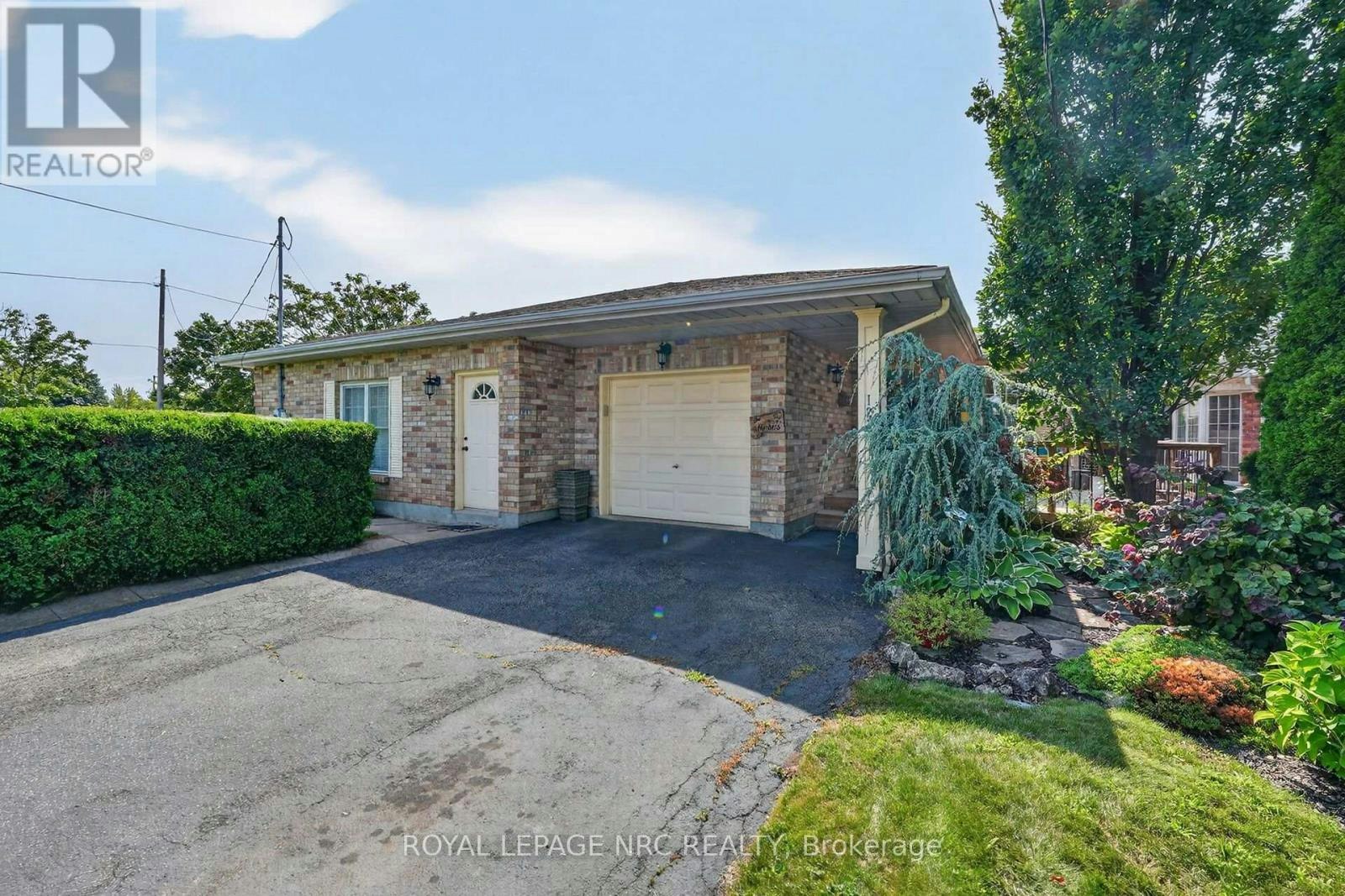 123 A B First Street Louth, St. Catharines, ON, L2R 0C9