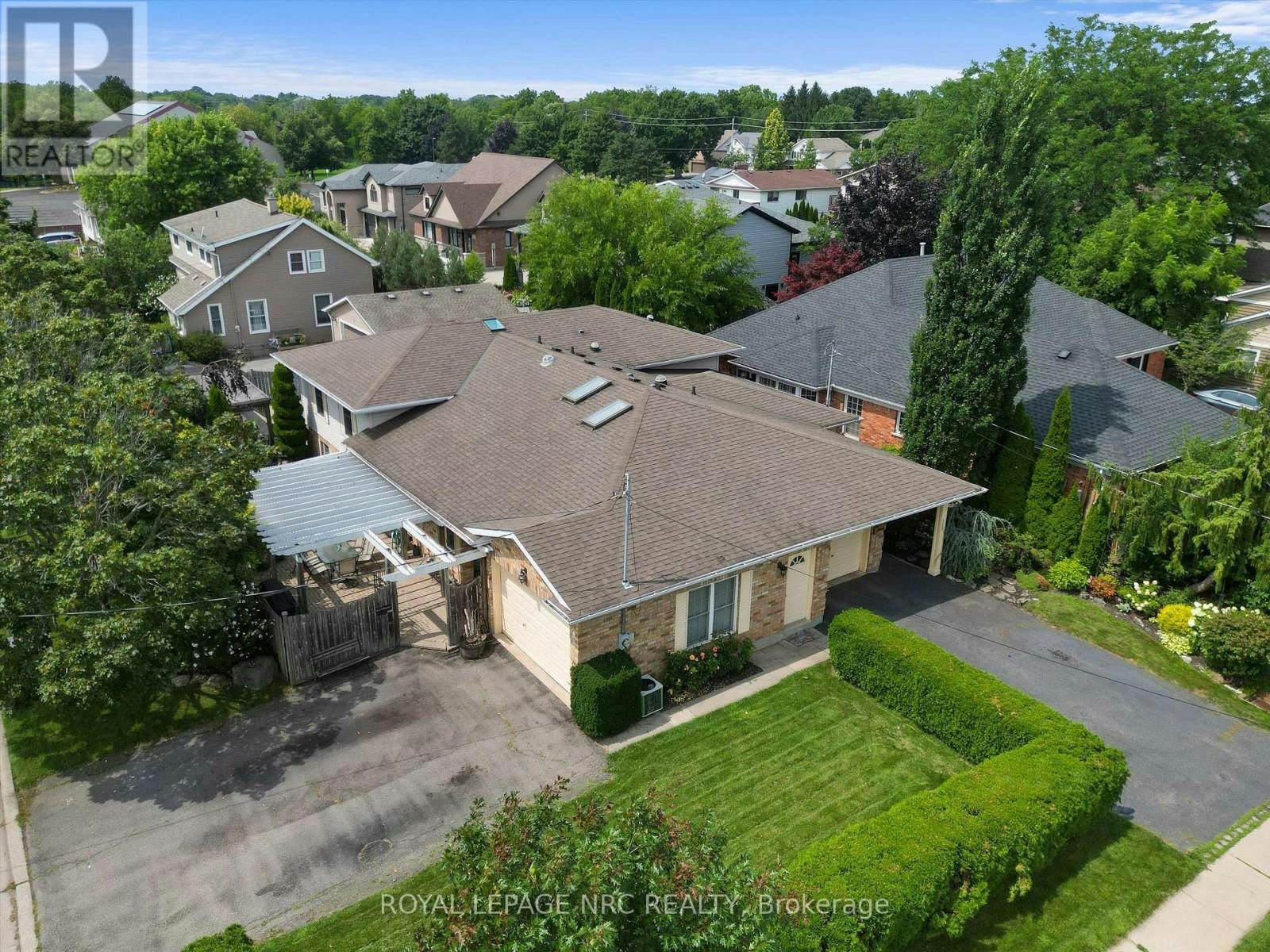123 A B First Street Louth, St. Catharines, ON, L2R 0C9