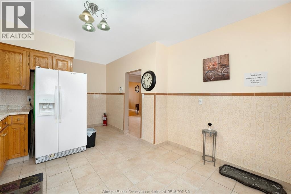 MAIN-907 Gladstone Avenue, Windsor, ON, N9A 2R5 - 9