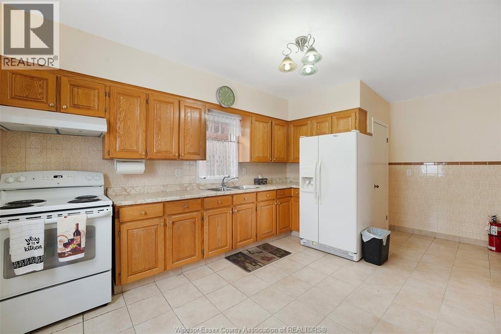 MAIN-907 Gladstone Avenue, Windsor, ON, N9A 2R5 - 8