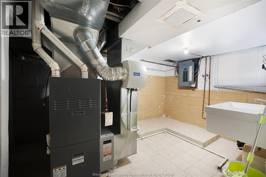 MAIN-907 Gladstone Avenue, Windsor, ON, N9A 2R5 - 17