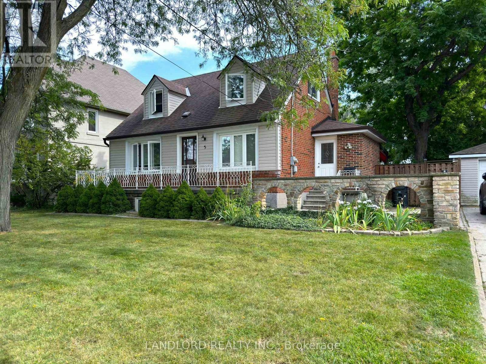 5 Lanbrooke Avenue, Toronto, ON, M2R 2C5 - 17