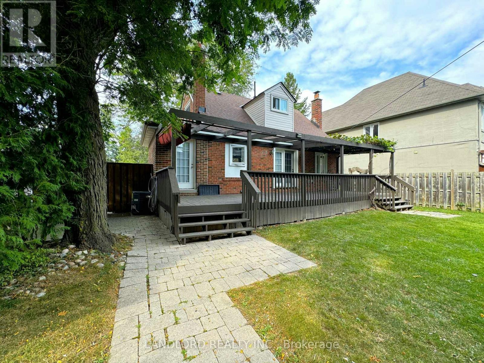 5 Lanbrooke Avenue, Toronto, ON, M2R 2C5 - 10