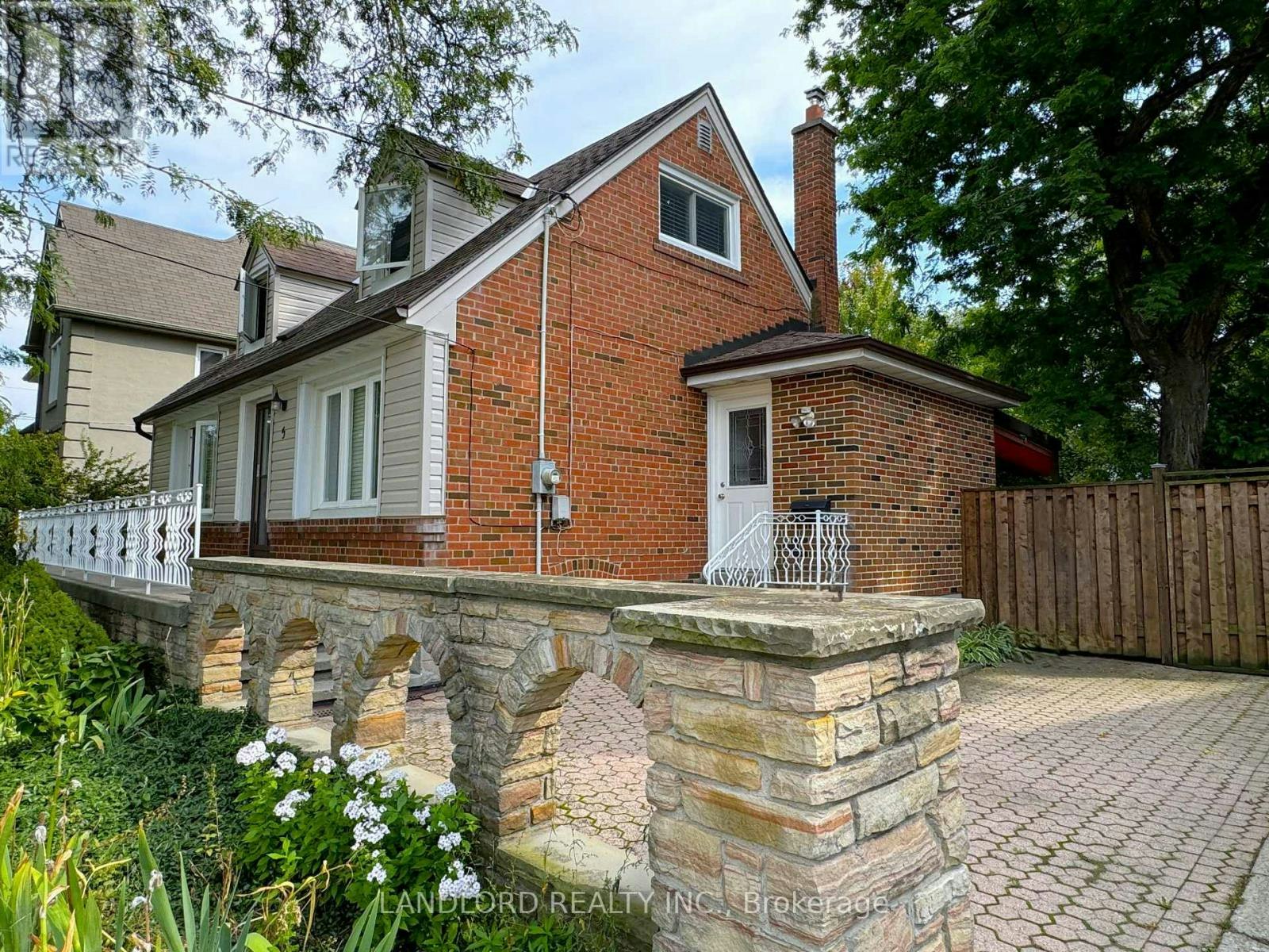 5 Lanbrooke Avenue, Toronto, ON, M2R 2C5 - 15