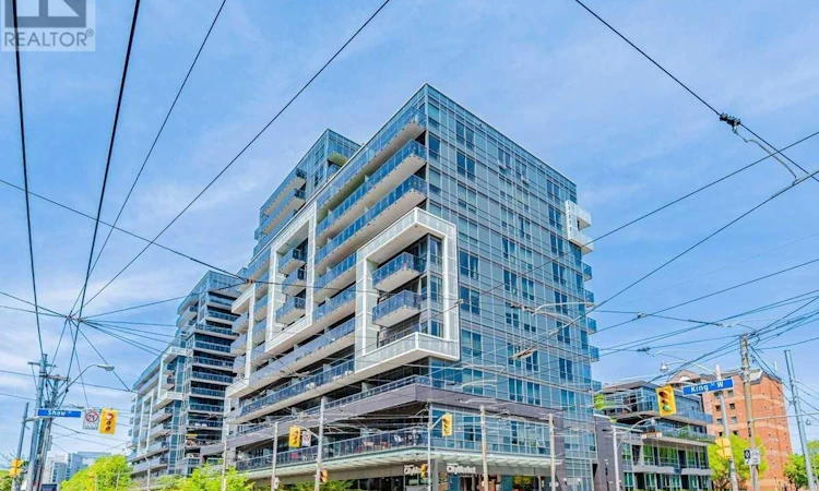 320-1030 King Street W