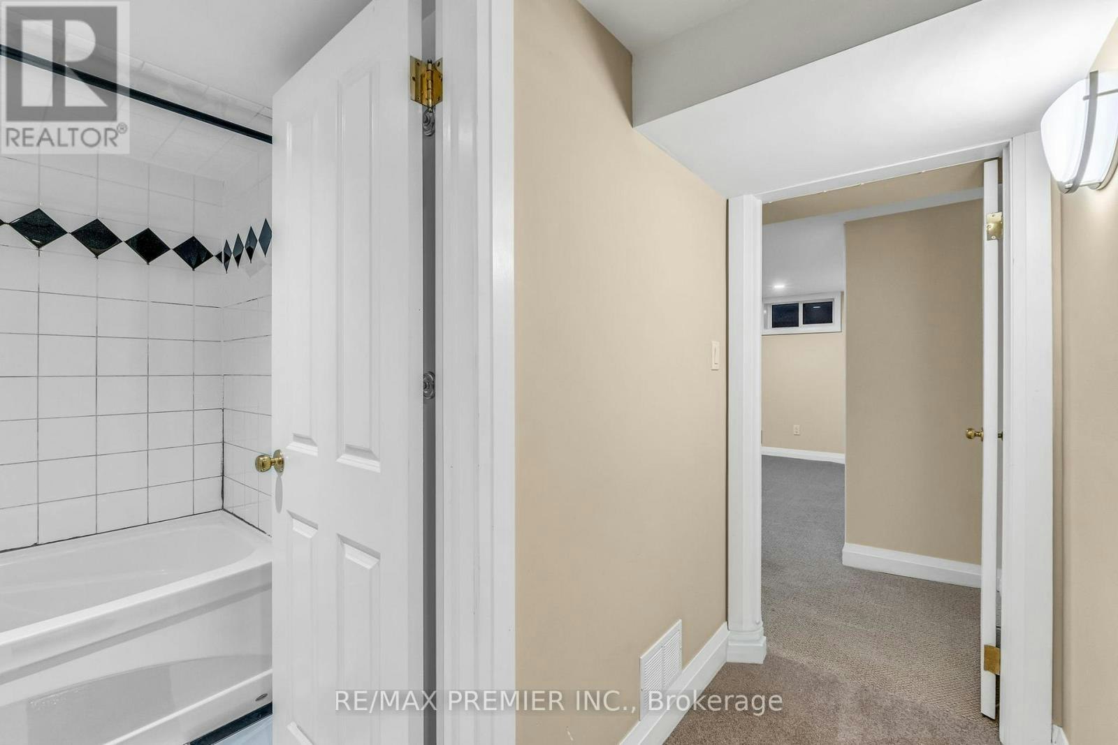 LOWER Level 5 Killarney Road, Toronto, ON, M5P 1L7 - 9