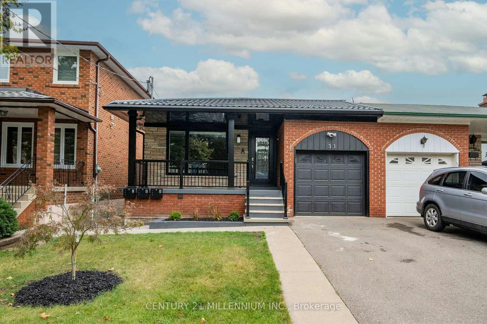 A-31 Mariposa Avenue, Toronto, ON, M6N 4A1