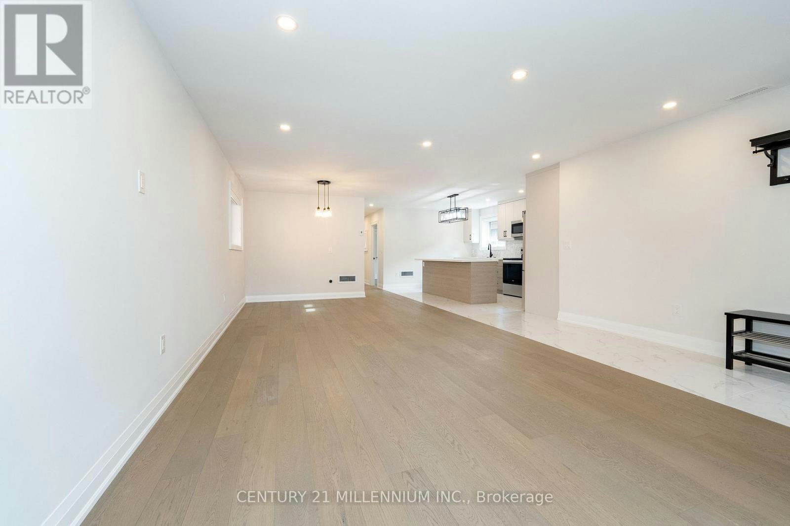 A-31 Mariposa Avenue, Toronto, ON, M6N 4A1 - 8