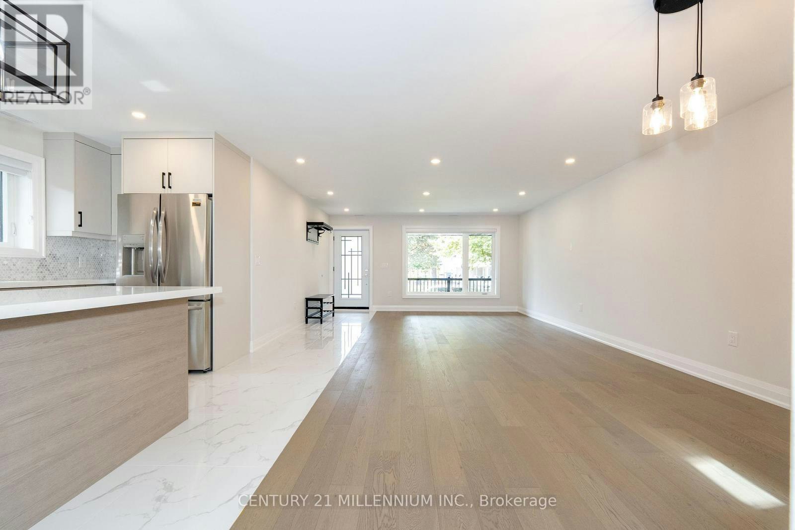 A-31 Mariposa Avenue, Toronto, ON, M6N 4A1 - 7