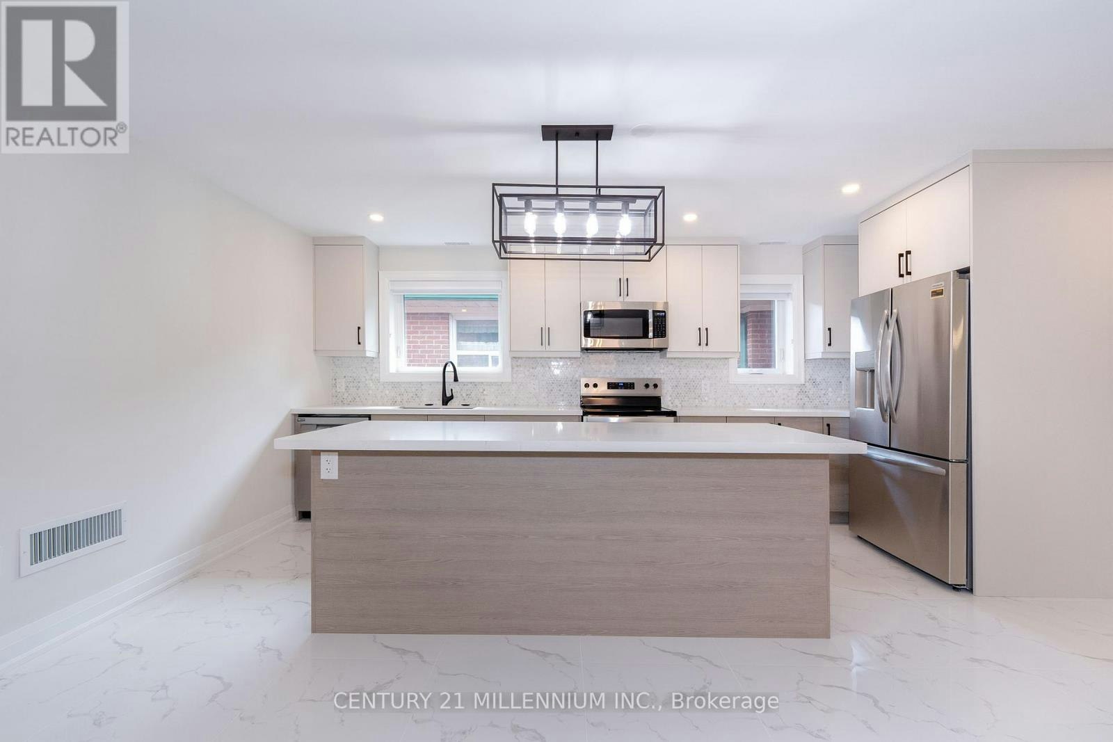 A-31 Mariposa Avenue, Toronto, ON, M6N 4A1 - 5
