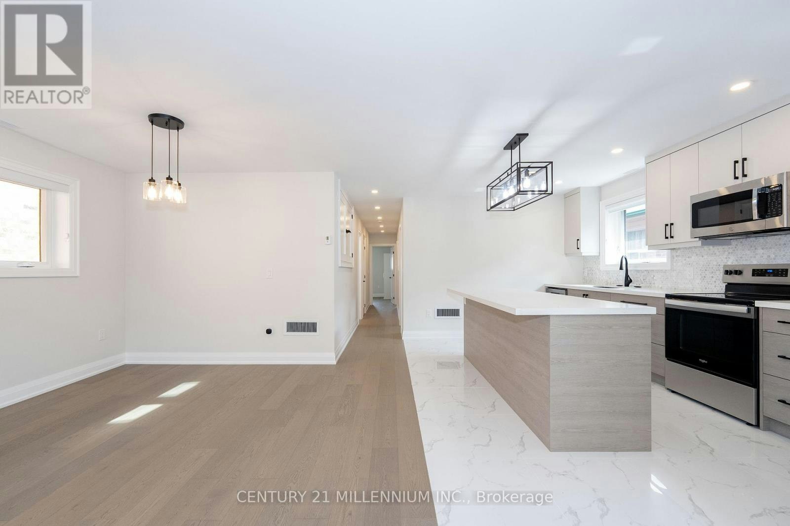 A-31 Mariposa Avenue, Toronto, ON, M6N 4A1 - 9