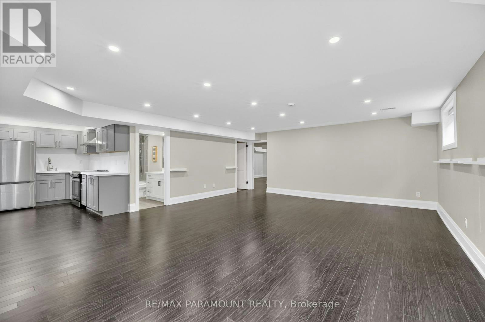 38 York Road, Toronto, ON, M9R 3E4 - 4