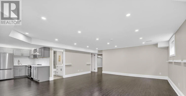 38 York Road, Toronto, ON, M9R 3E4 - 4