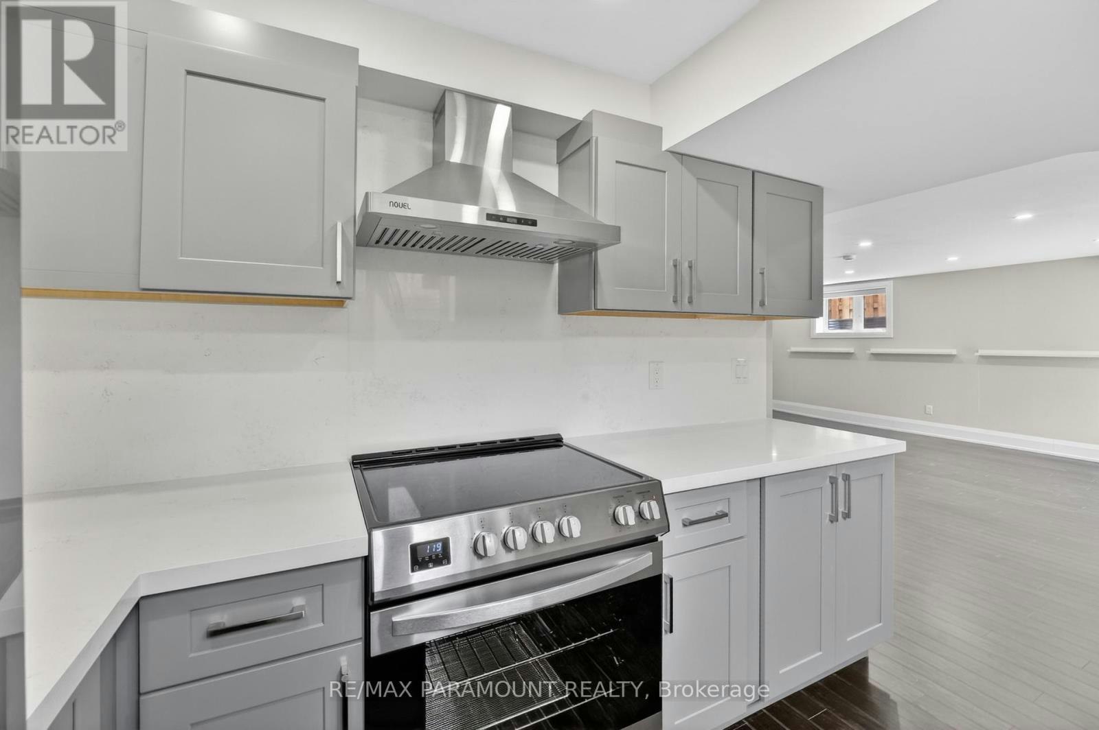 38 York Road, Toronto, ON, M9R 3E4 - 9
