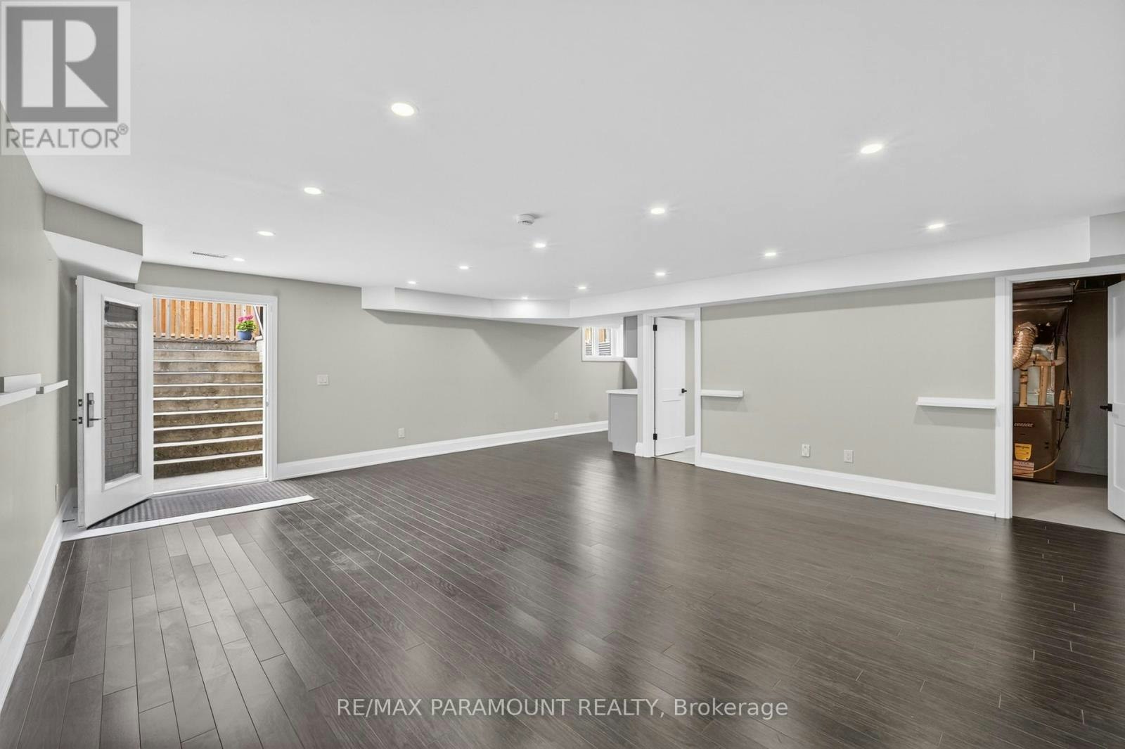 38 York Road, Toronto, ON, M9R 3E4 - 3