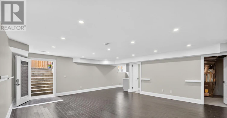 38 York Road, Toronto, ON, M9R 3E4 - 3
