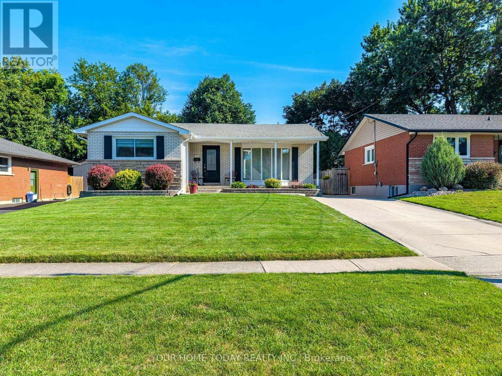 17 Carole Street, Halton Hills, ON, L7G 5B4