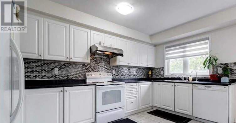 25-7 Sirente Drive, Hamilton, ON, L9A 0B4 - 14