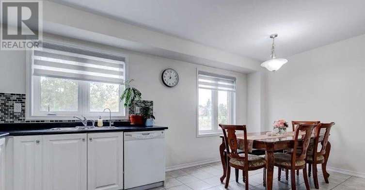 25-7 Sirente Drive, Hamilton, ON, L9A 0B4 - 16