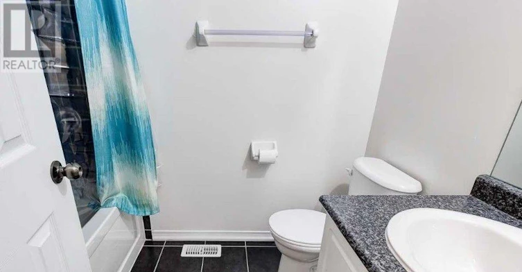 25-7 Sirente Drive, Hamilton, ON, L9A 0B4 - 25