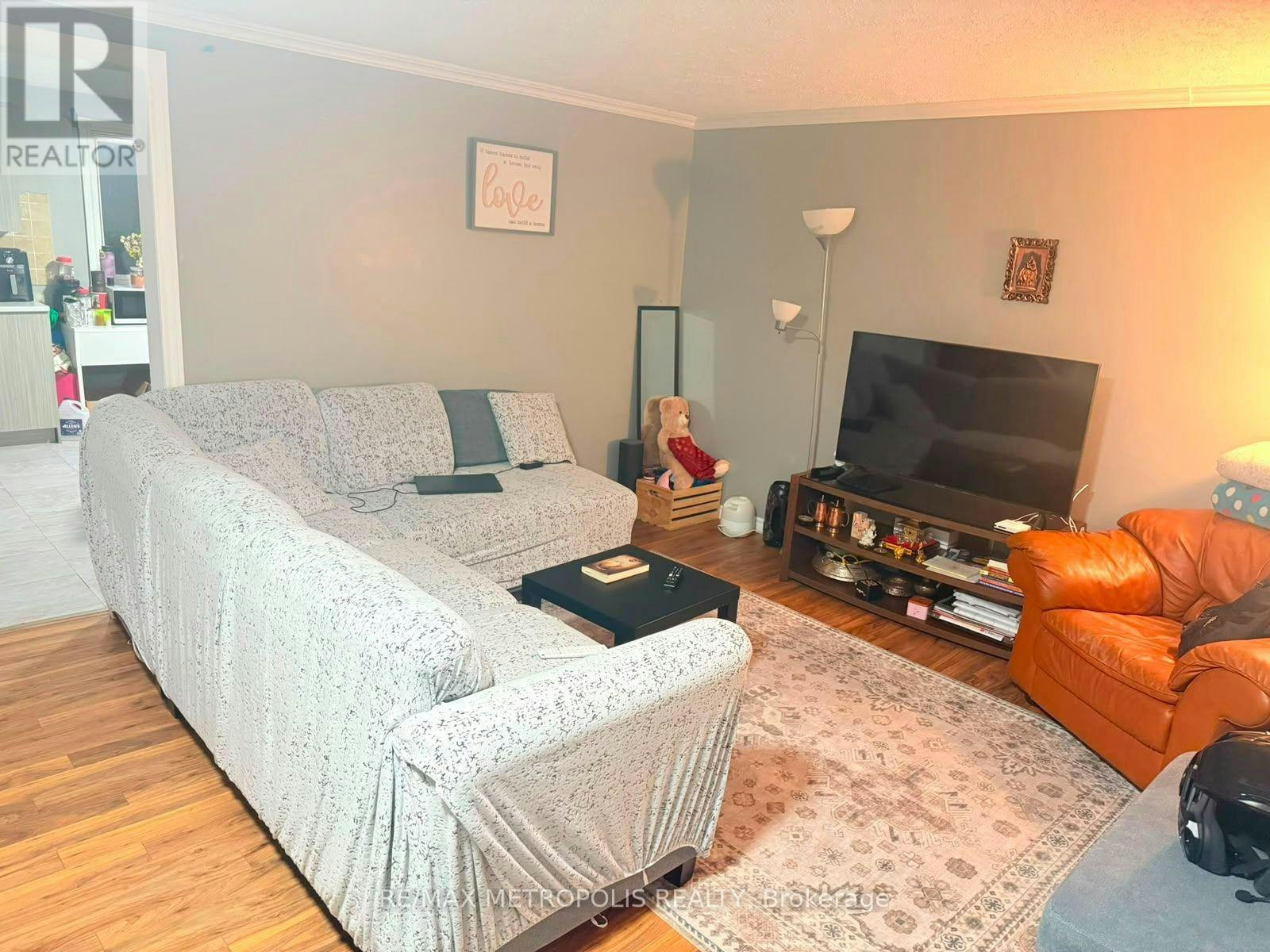 MAIN-152 Woodside Avenue, Cambridge, ON, N1S 3Y1 - 2