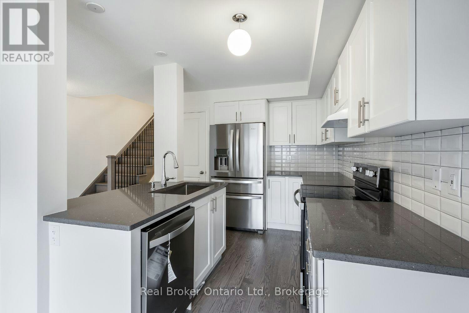 267-79 Caspian Square, Clarington, ON, K2V 0R3 - 8