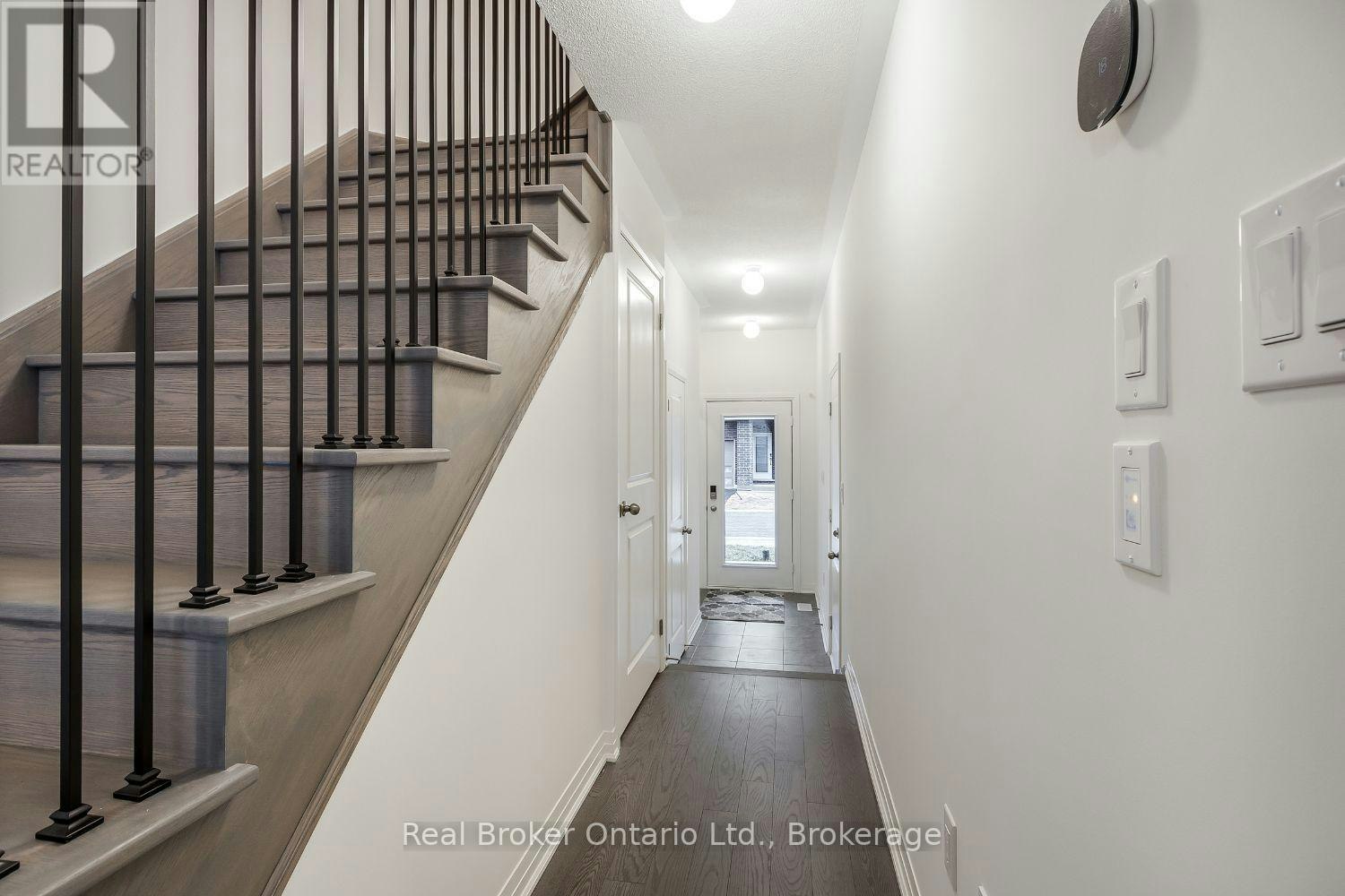 267-79 Caspian Square, Clarington, ON, K2V 0R3 - 3