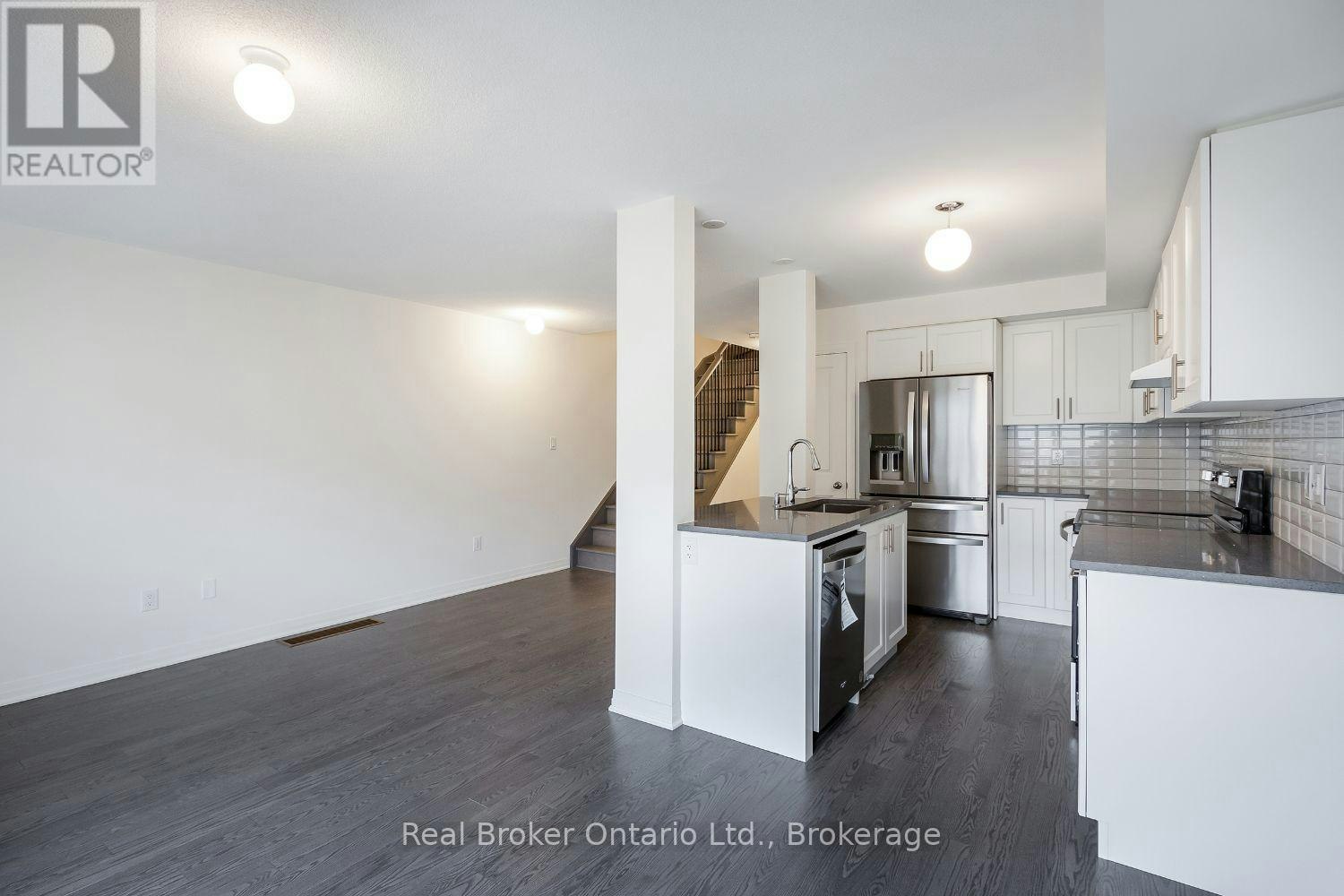 267-79 Caspian Square, Clarington, ON, K2V 0R3 - 10